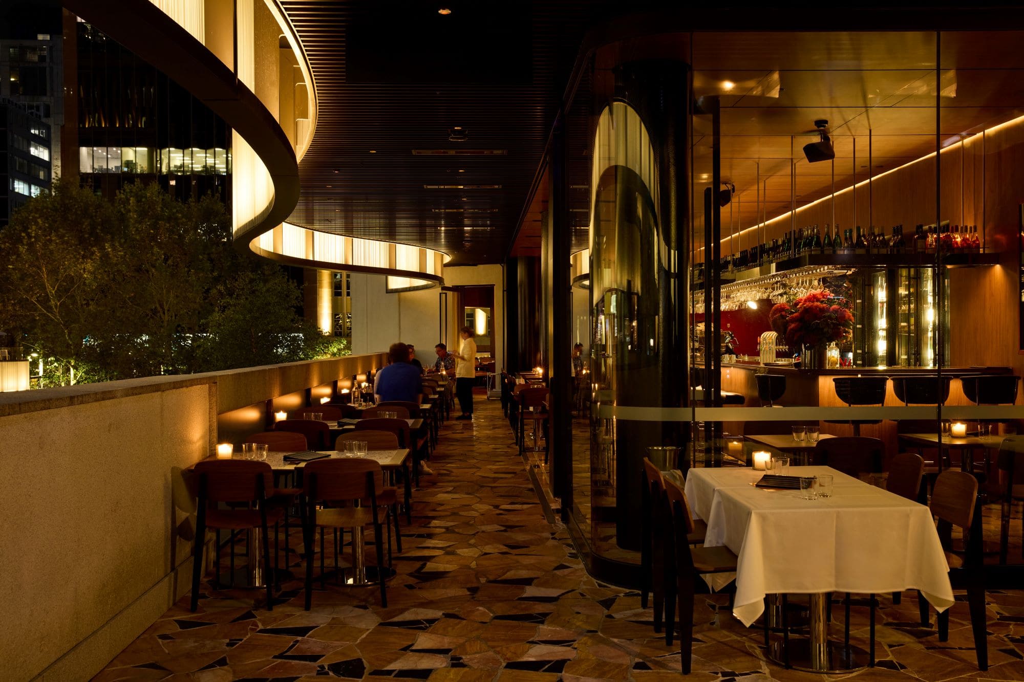 The_Intl_WineBar_255_Web - Lara Jones